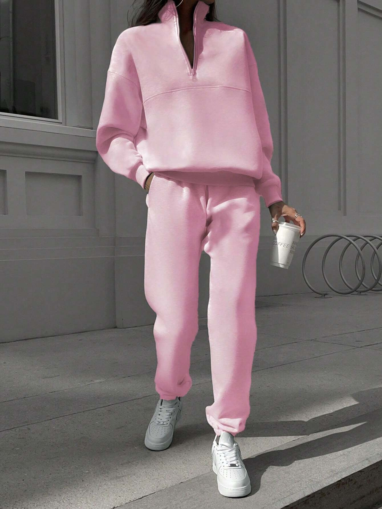 Long-sleeved Sports Sweatshirt with Stand-up Collar Zip-up Top And Elastic Band Trousers