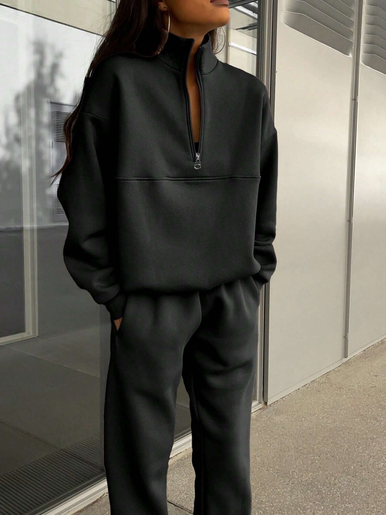 Long-sleeved Sports Sweatshirt with Stand-up Collar Zip-up Top And Elastic Band Trousers